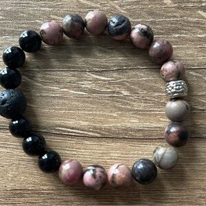 NWOT Rhodonite Obsidian & LAVA Stone Handmade 7” Stretch Bracelet 8 MM Beads
